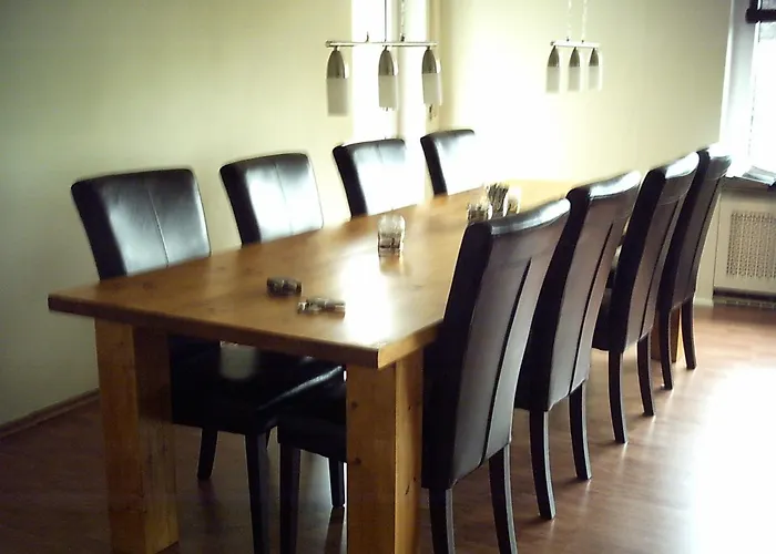 Delightful In With Private Garden מלון