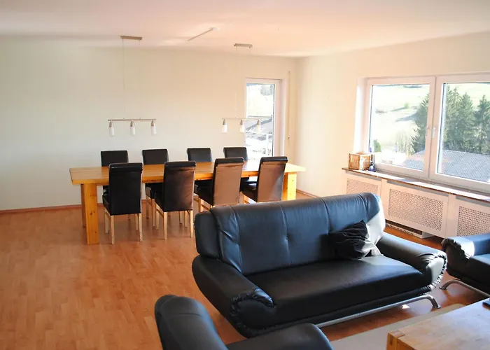 מלון Delightful In With Private Garden 3*