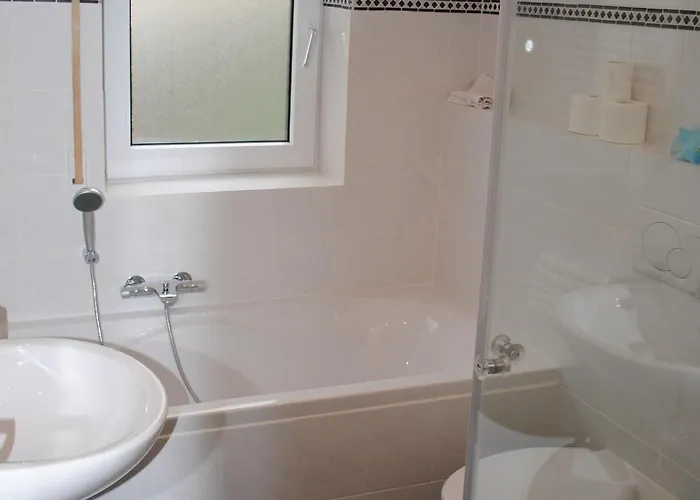 Delightful In With Private Garden 3*