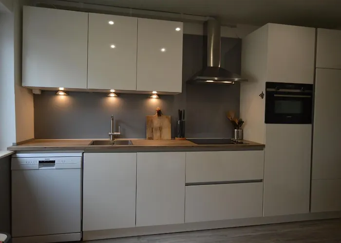 Delightful In With Private Garden מלון 3*