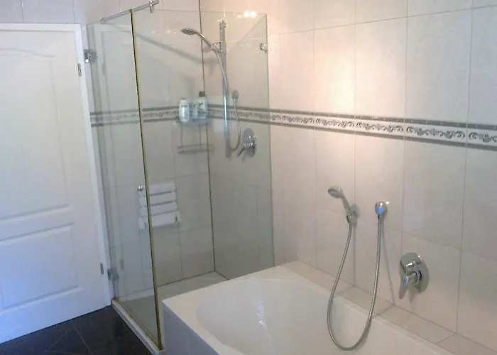 מלון Delightful In With Private Garden גרולסטיין