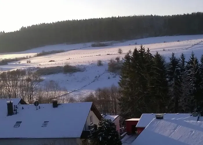 מלון Delightful In With Private Garden