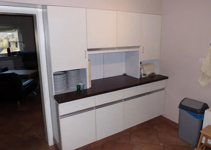 Delightful In With Private Garden מלון