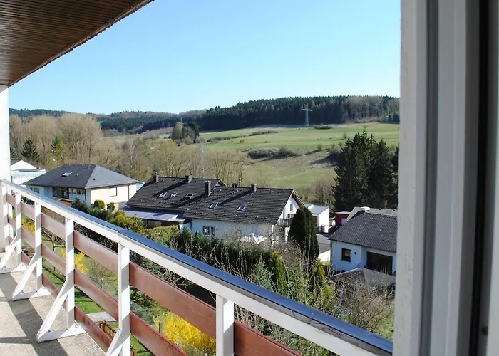 מלון Delightful In With Private Garden